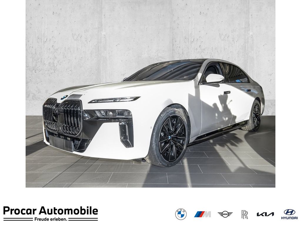 BMW i7