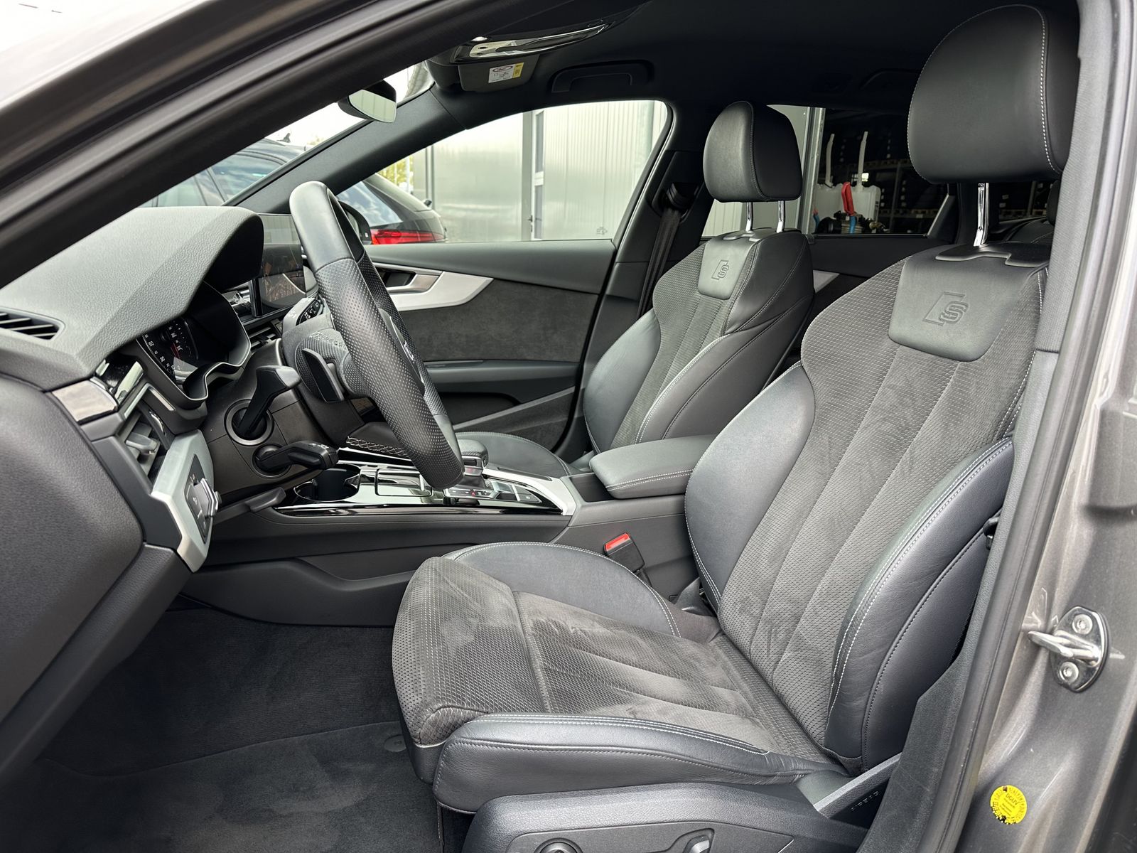 Fahrzeugabbildung Audi A4 Avant 40 TDI Quattro S-Line NAV+LED+KAMERA+SH