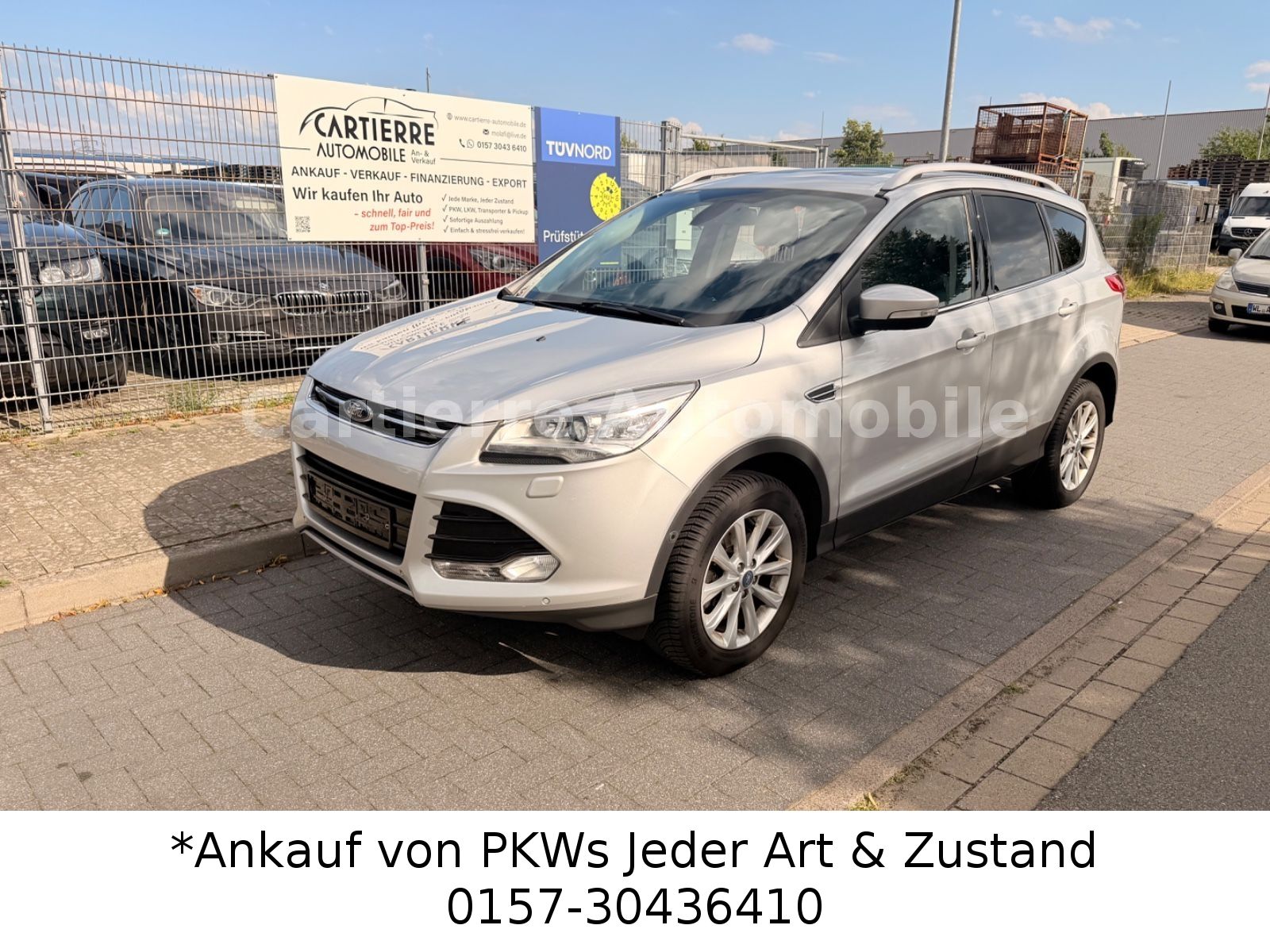 FORD Kuga Titanium PANORAMA ALLRAD NAVI 8xBEREIFT