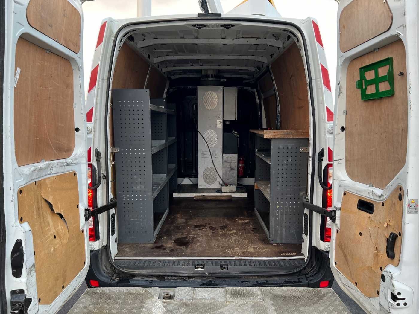 Fahrzeugabbildung Renault Master 2.3 dCi / France Elevateur 121FT, 12m