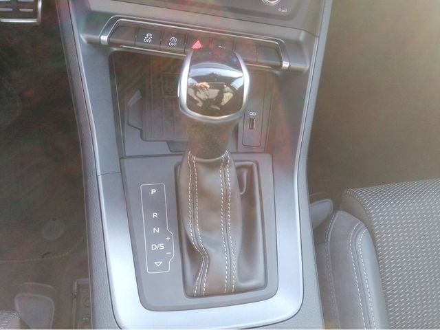 Q3 35 1.5 TFSI S line, Navigation, Optikpaket sc