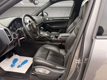 Porsche Cayenne - 6