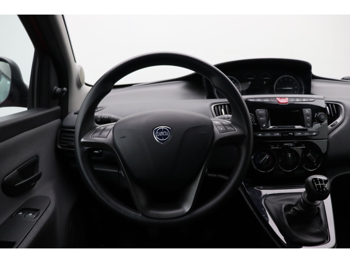 Fahrzeugabbildung Lancia Ypsilon Multifunktion Bluetooth Freisprechanlage