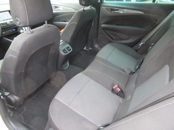 Opel Insignia - 8