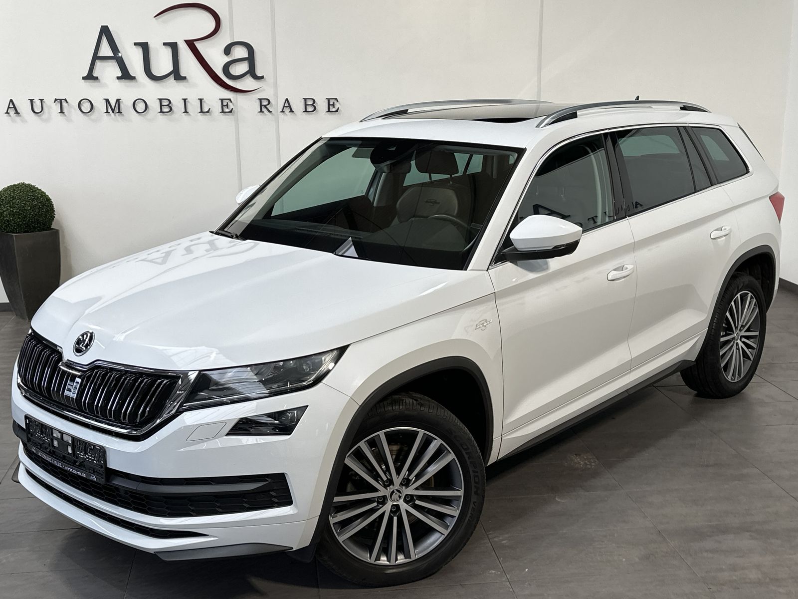 Fahrzeugabbildung SKODA Kodiaq L&K 4x4 NAV+LED+AHK+360°+PANO+V-COCKPIT