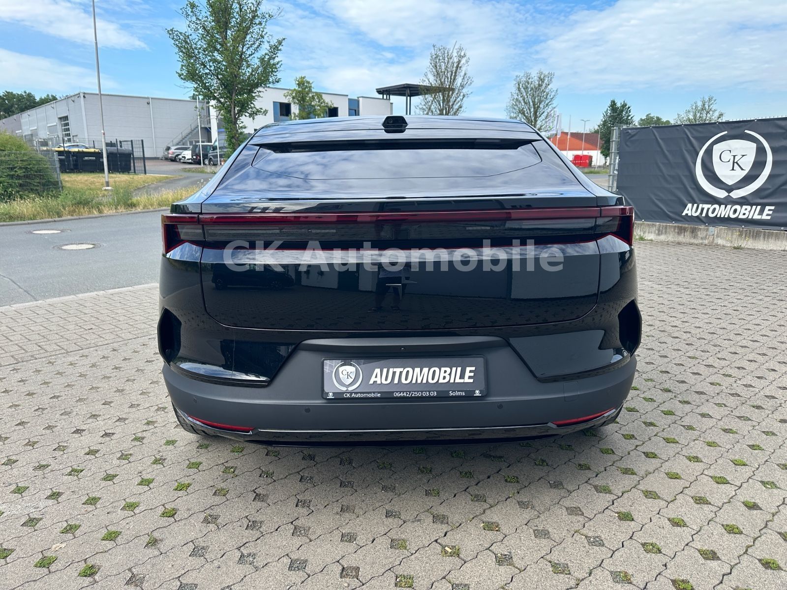 Fahrzeugabbildung Polestar 4 LRDM 400 kW Long Range Dual/Pano/Head-Up