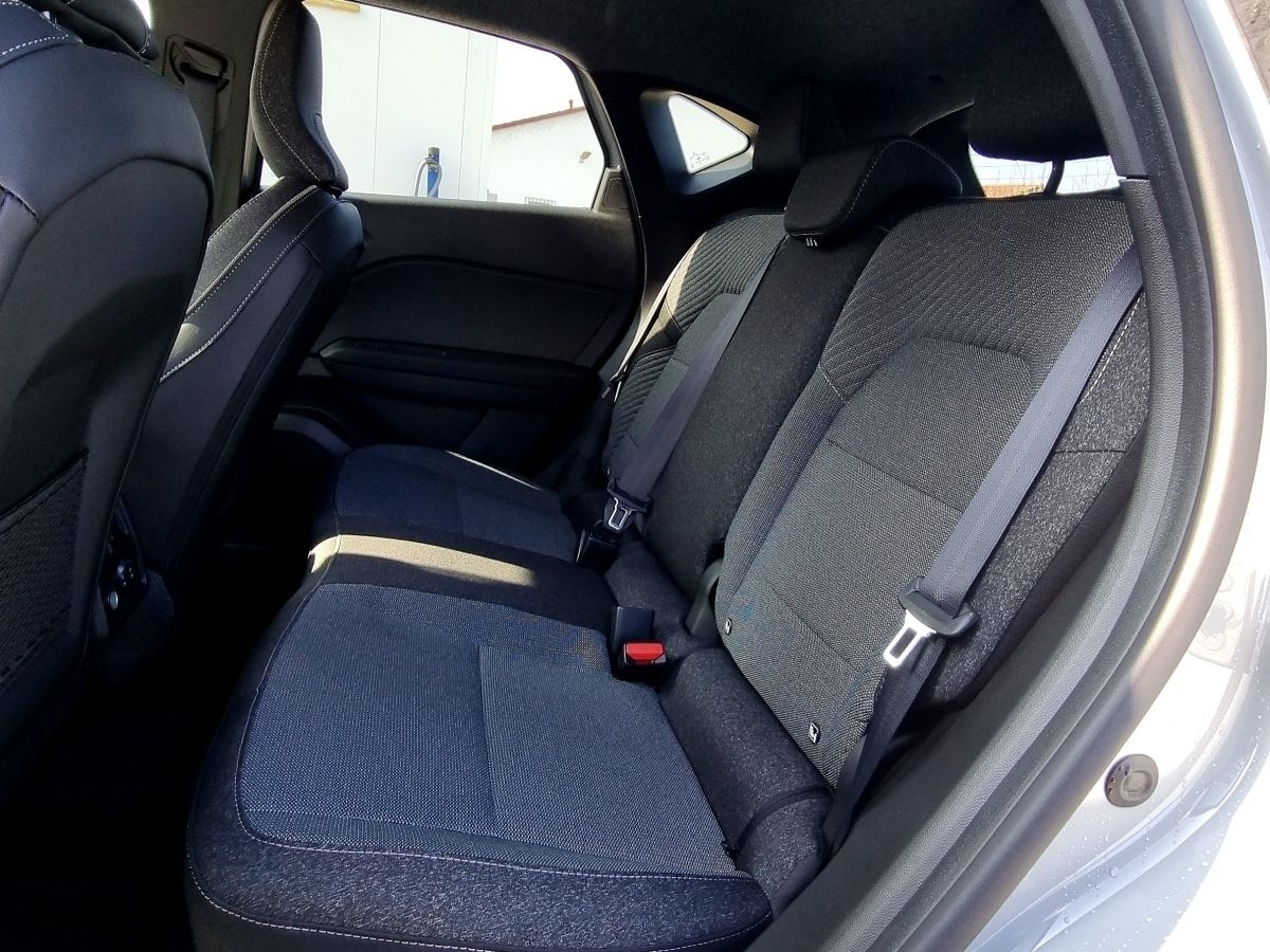 Fahrzeugabbildung Renault Captur Techno Mild Hybrid 140 EDC