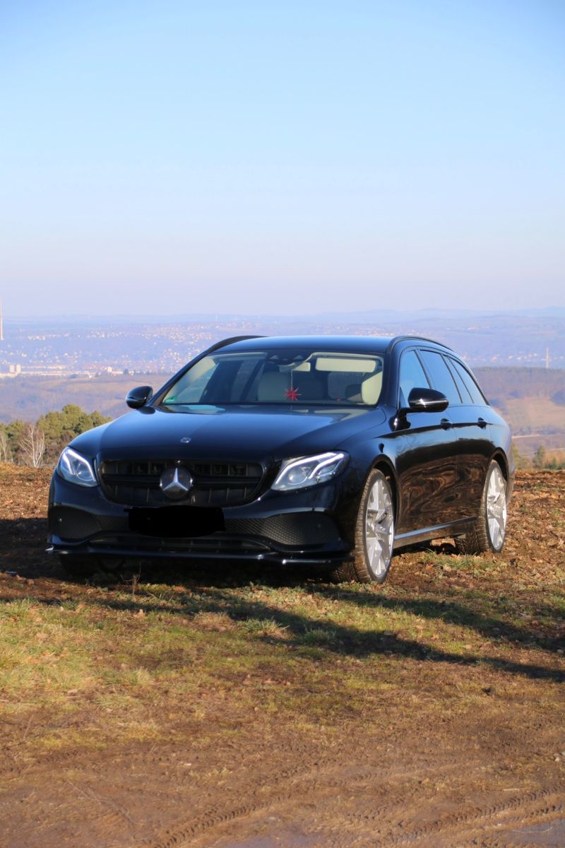 MERCEDES-BENZ E 220 d 4MATIC T Autom. -