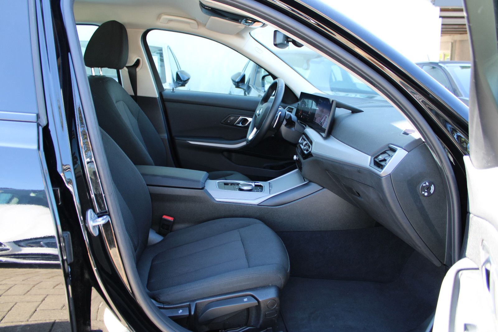 BMW 318i Limousine/Navi/Tempomat/Sitzhzg/WideScreen foto 14