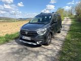 Dacia Dokker TCe 115 Stepway Celebration Stepway C... - Dacia Unfallwagen