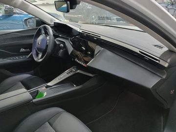 Peugeot 408 - 4