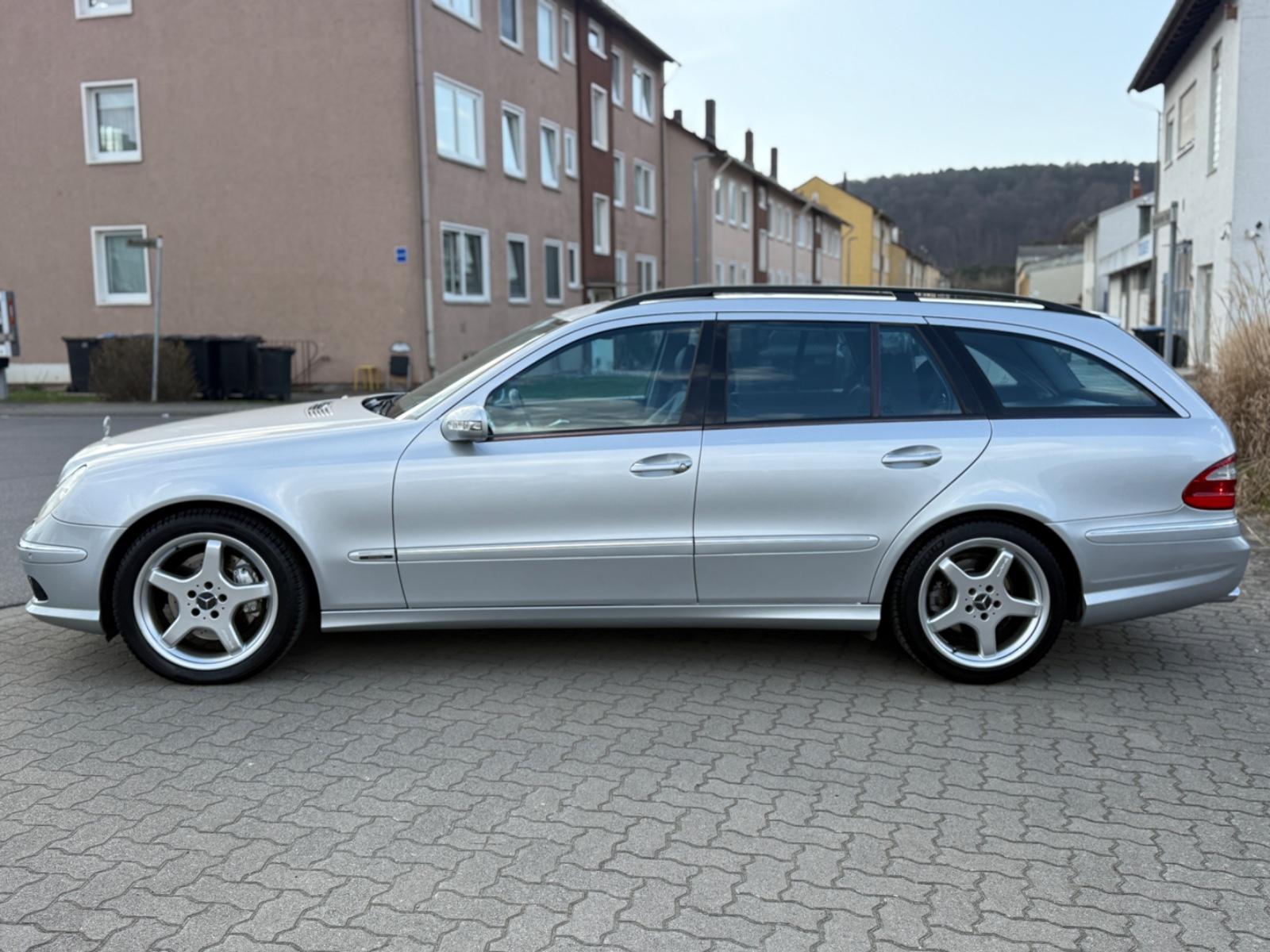 Mercedes-Benz E350 2005 — interior