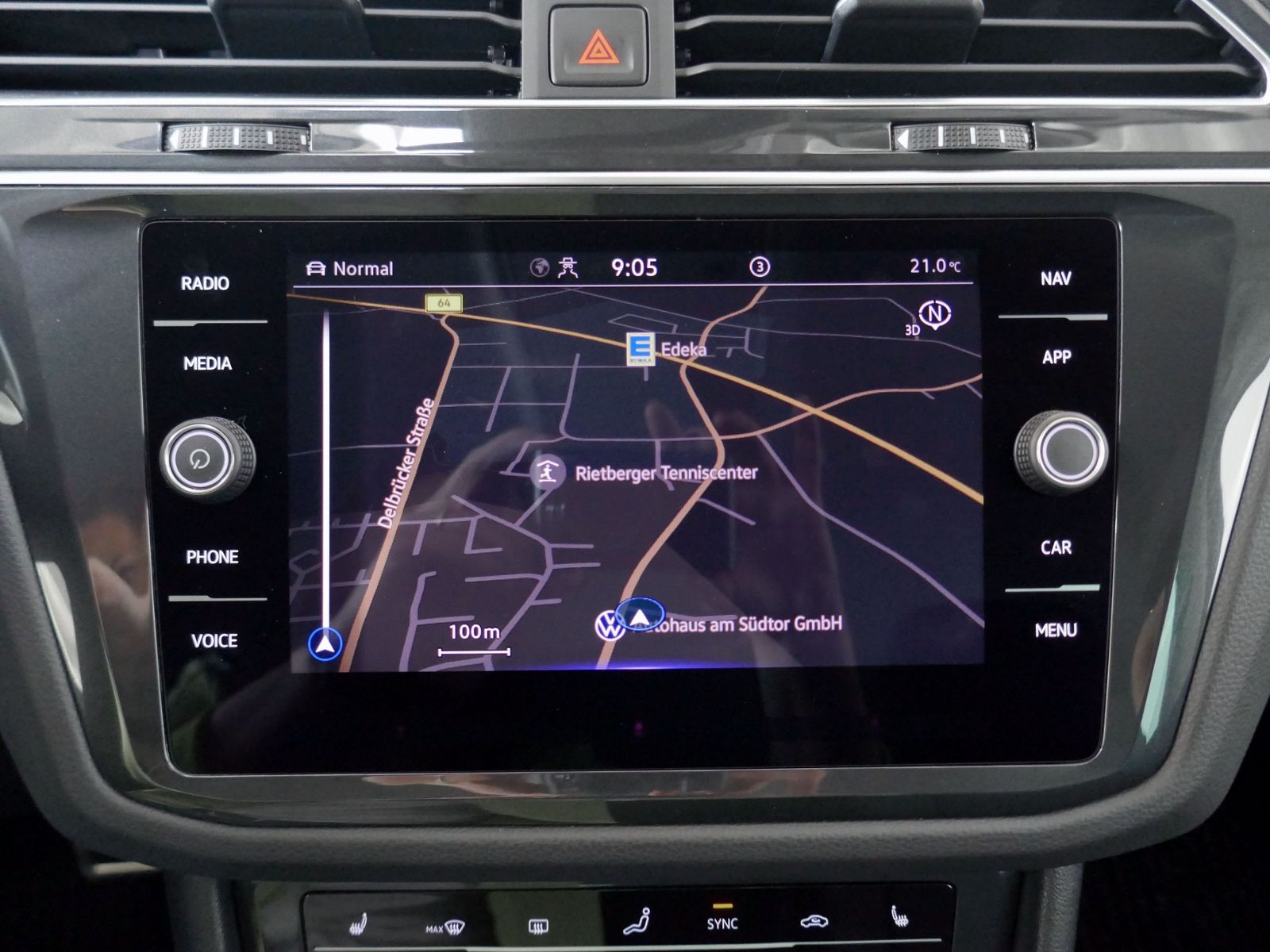 Fahrzeugabbildung Volkswagen Tiguan MOVE 1.5 TSI DSG | LED RFK ACC Navi