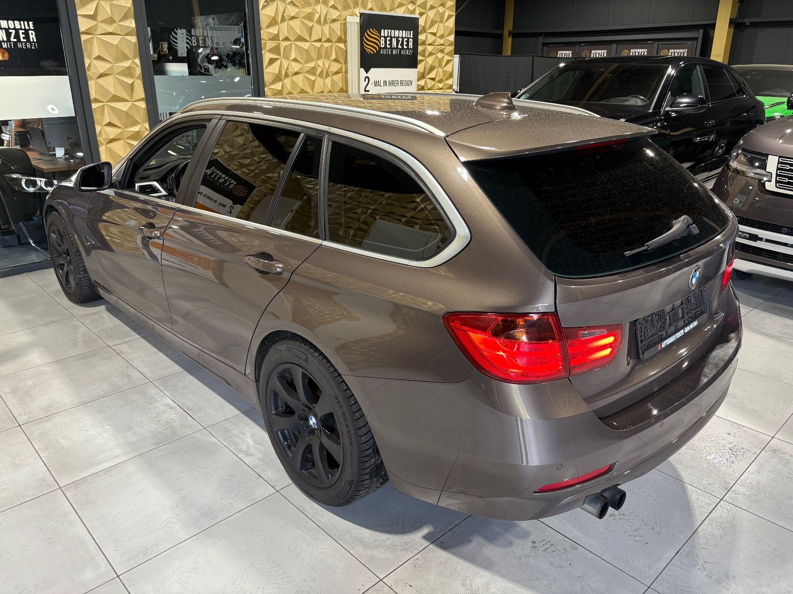 Fahrzeugabbildung BMW 325 Baureihe 3 Touring 325 d/NAVI/PDC/SHZ/KLIMA/