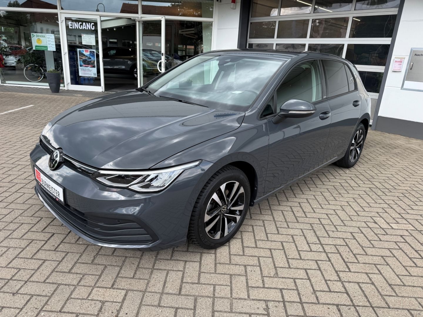 Fahrzeugabbildung Volkswagen Golf VIII United 1,5 TSI Navi Digi Cockpit LED A
