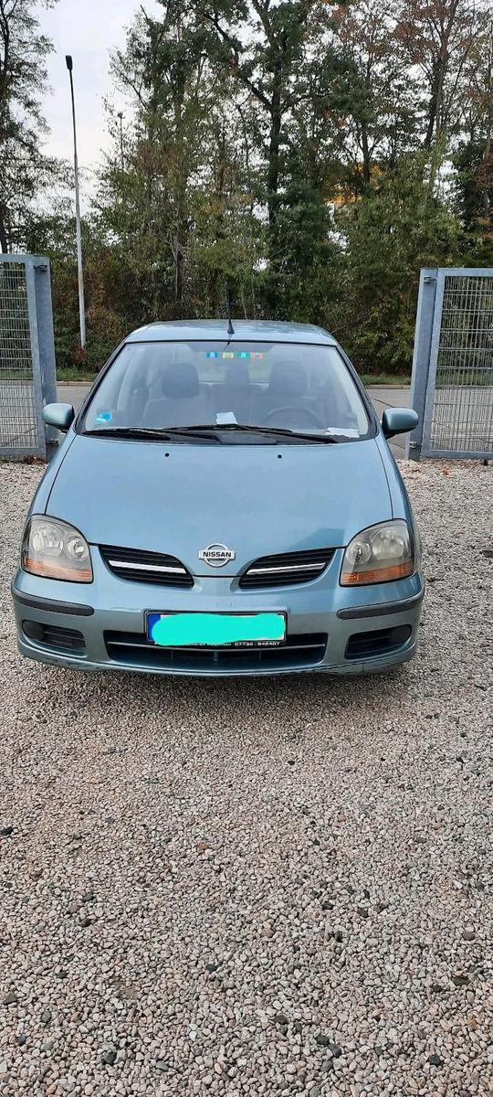 Nissan Almera Tino