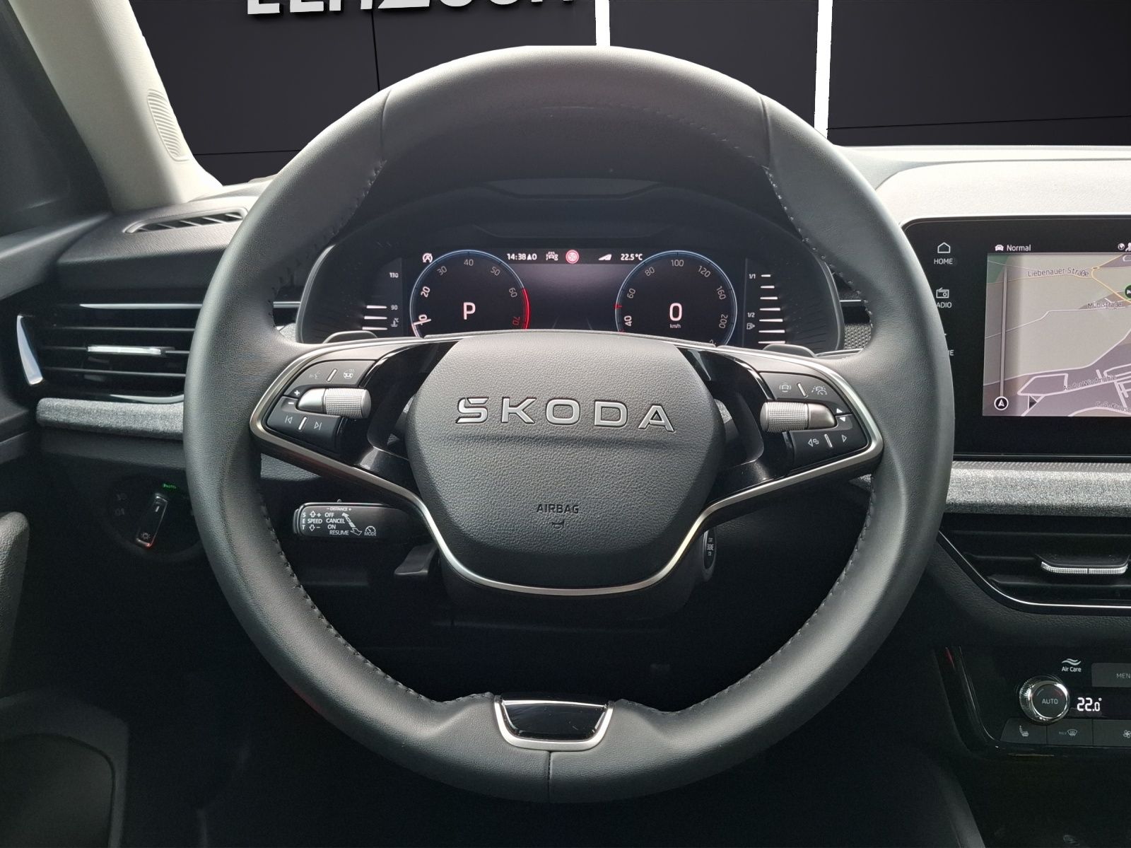 Fahrzeugabbildung SKODA Kamiq TSI Selection DSG LED Navi AID ACC RFK SHZ