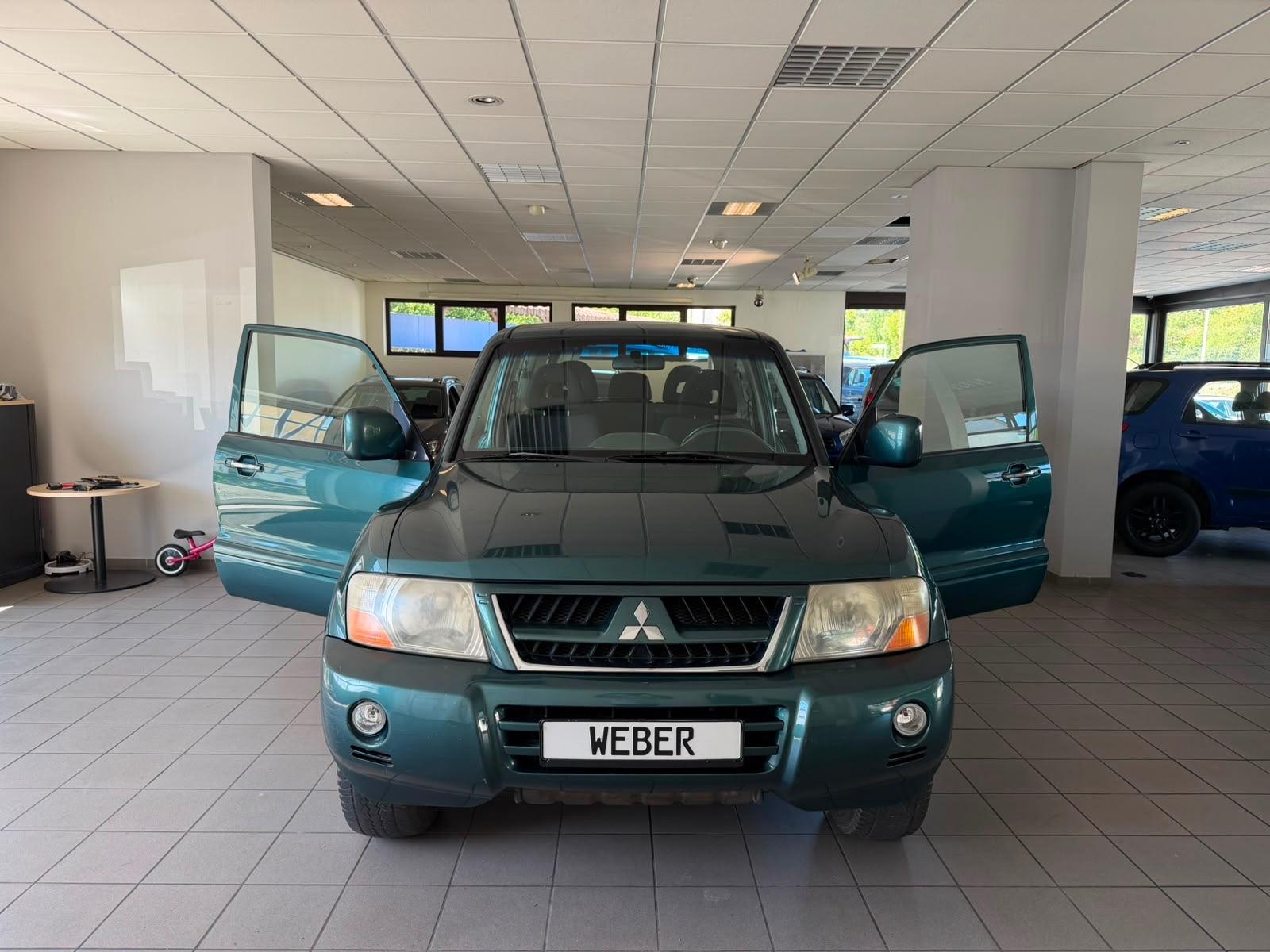 Mitsubishi Pajero 3.2 DI-D Dakar 3 portes | 160 ch | BVA | 1re main | Sièges chauffants | Régulateur | Attelage