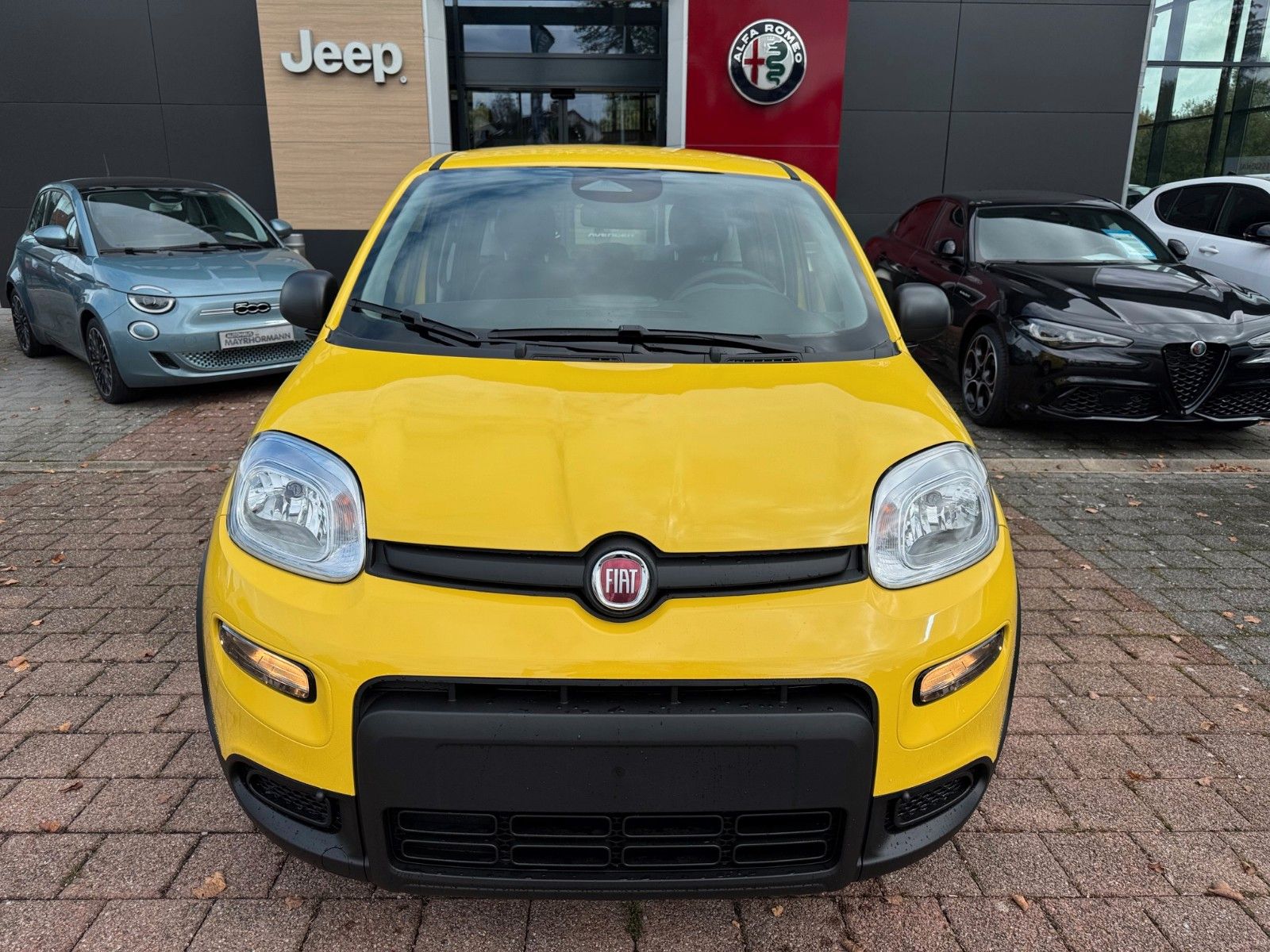 Fahrzeugabbildung Fiat Panda Pandina Hybrid 1.0 GSE 51kw (70PS) Gelb