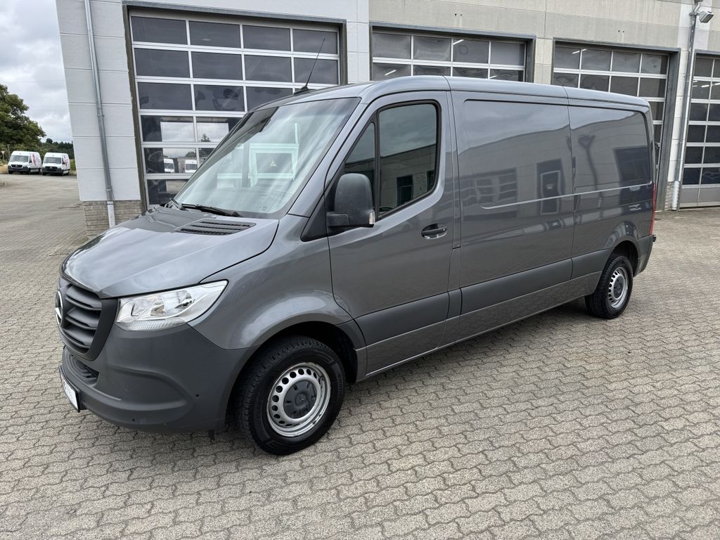 Image of Mercedes-Benz Sprinter