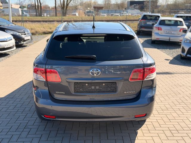 Toyota Avensis Kombi Executive EXPORT
