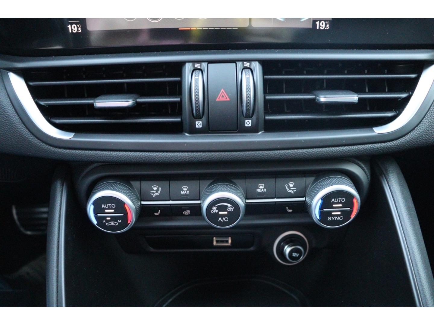 Alfa Romeo Giulia VELOCE 2.0 TURBO 16V 280 PS AT TECHNOLOGI, миниатюра 25