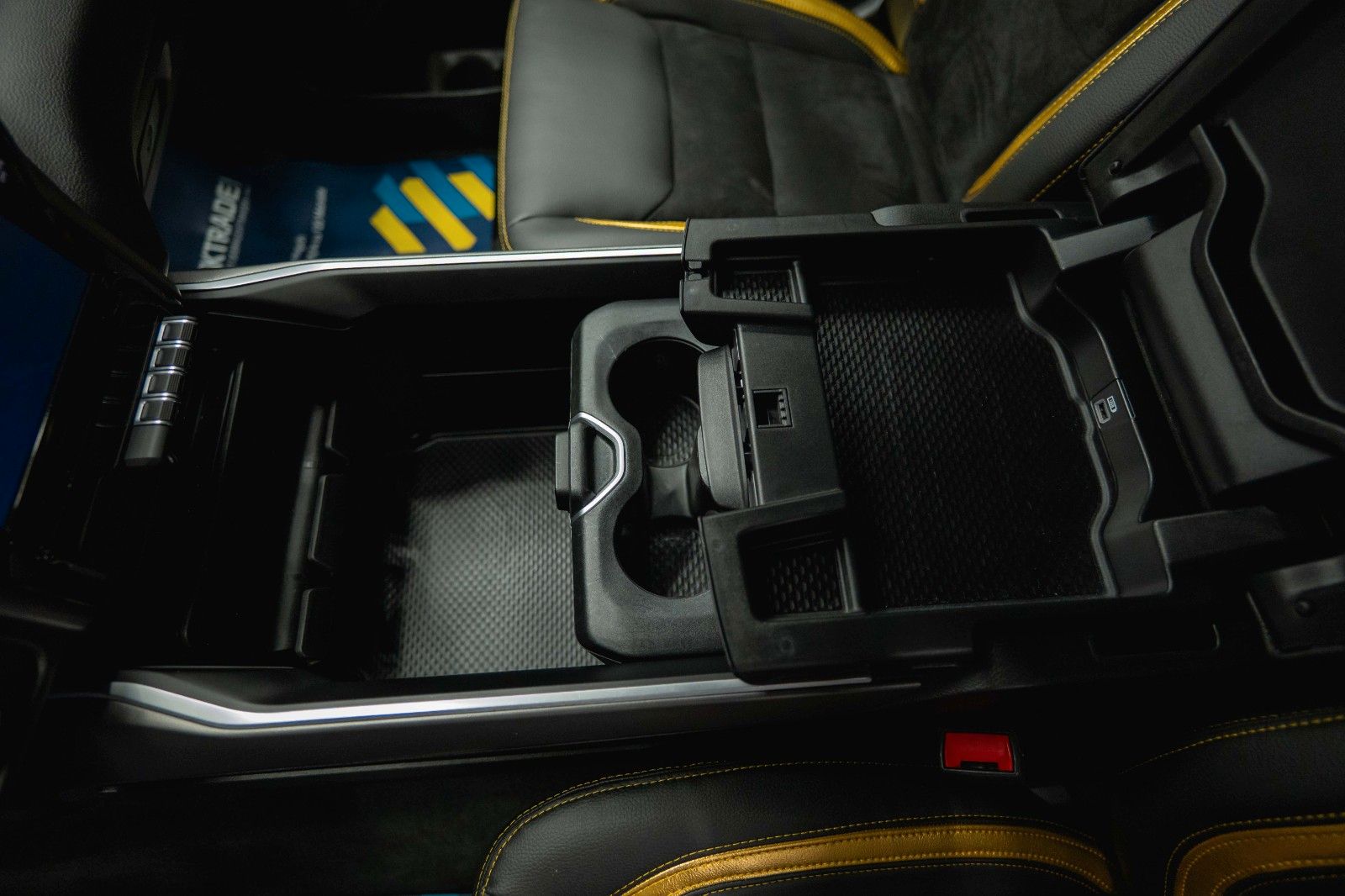 Fahrzeugabbildung Dodge RAM 5.7 V8 HEMI 4x4 OFFROAD Night GOLD EDITION