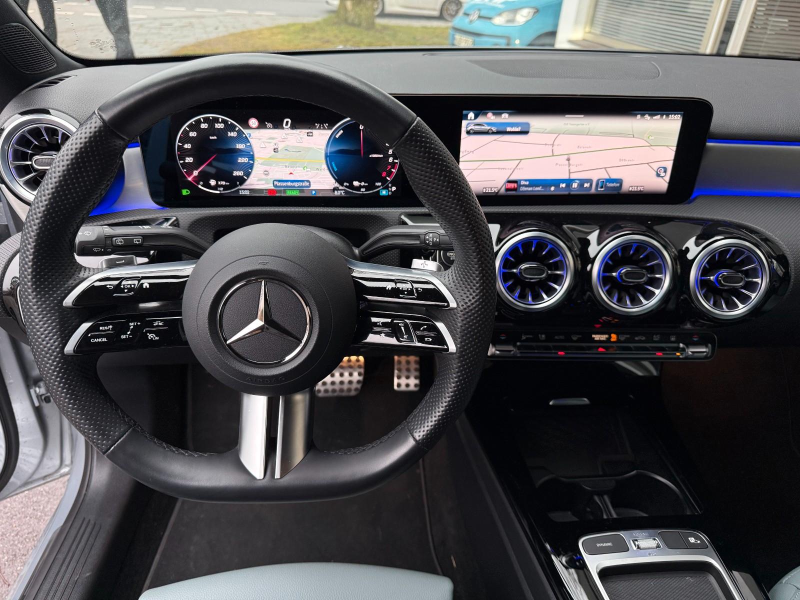 Mercedes-Benz A 250e - AMG Line-RFK-Ambiente-Advanced Plus