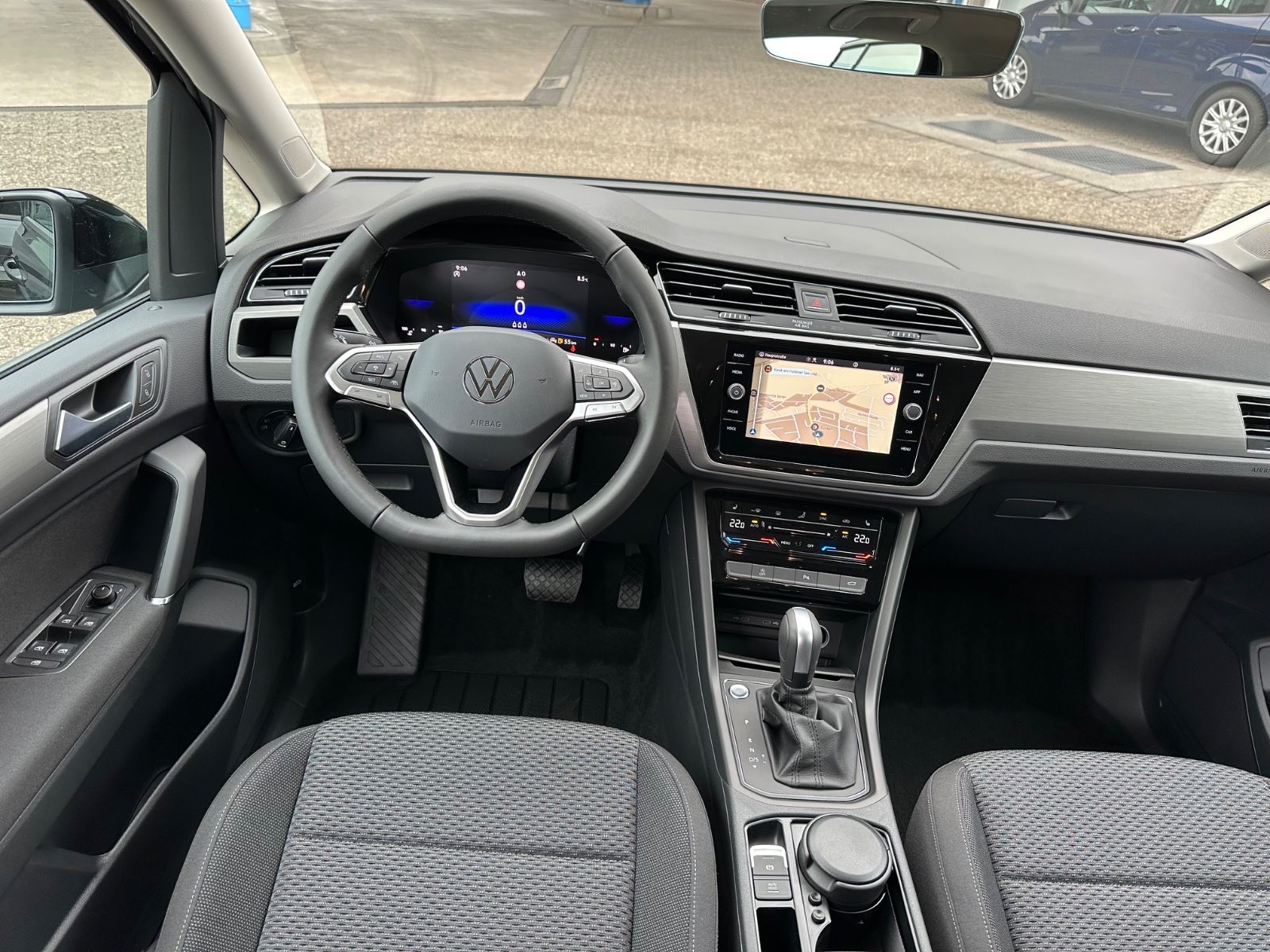 Fahrzeugabbildung Volkswagen Touran 1.5 TSI Comfortline DSG Navi/ACC/IQ/Shzg