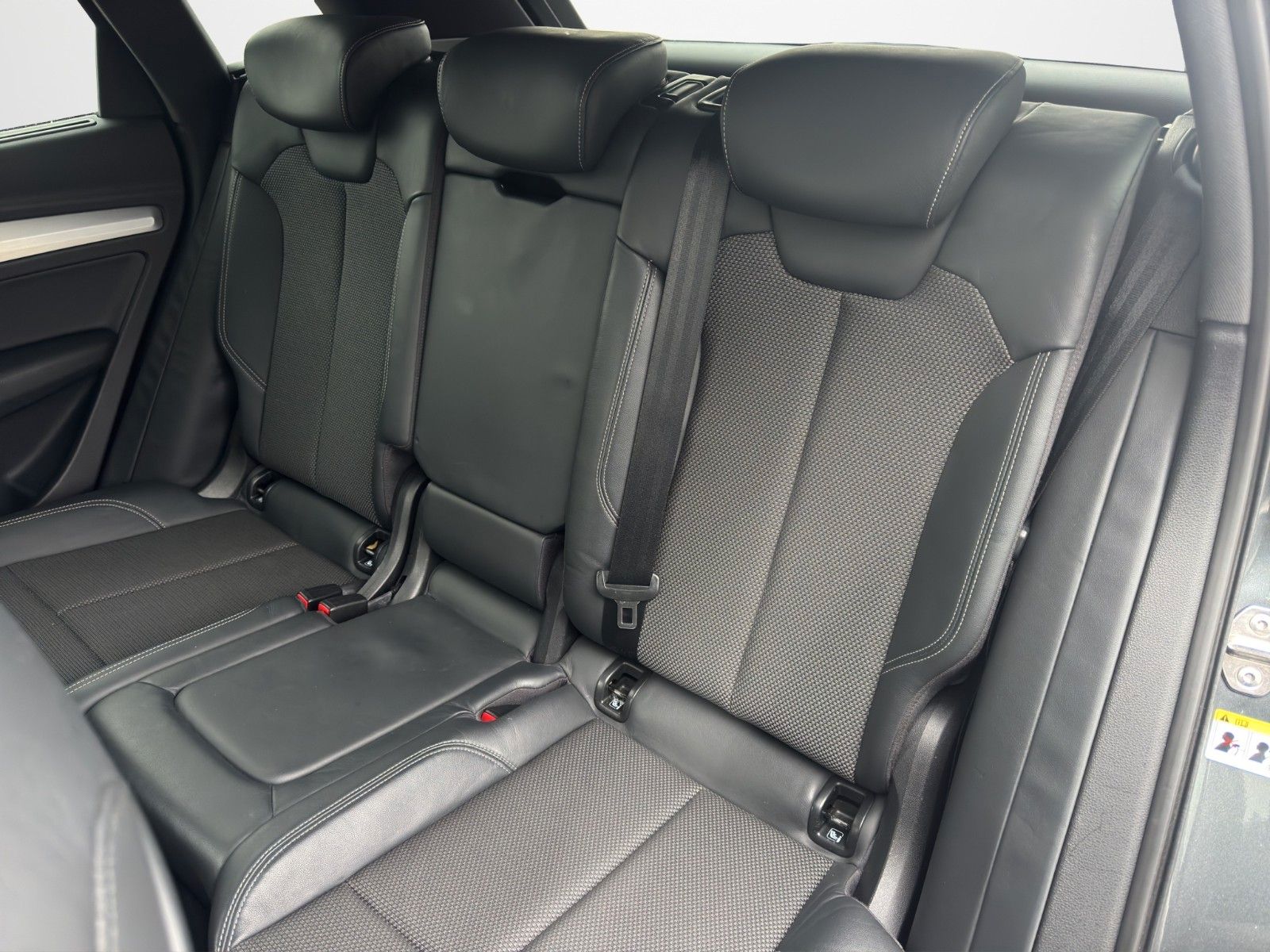 Fahrzeugabbildung Audi Q5 2.0TFSI QUAT S LINE PANO MEMORY AHK 360° LED