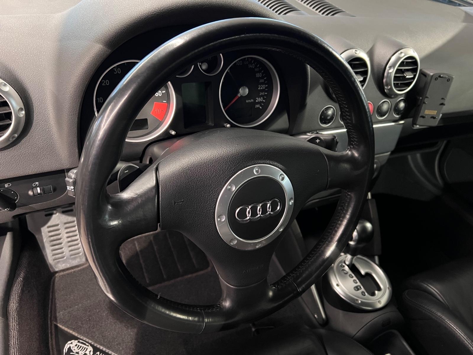 Audi TT Coupe 3.2 V6 DSG quattro NAVI LEDER TEMPOMAT