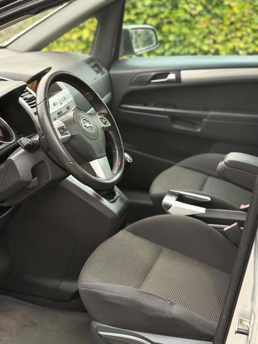 Opel Zafira 2009 — photo 5