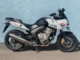 Honda CBF 600 SA 1. HAND MIT ABS & WENIG KILOMETER - HONDA CBF 600