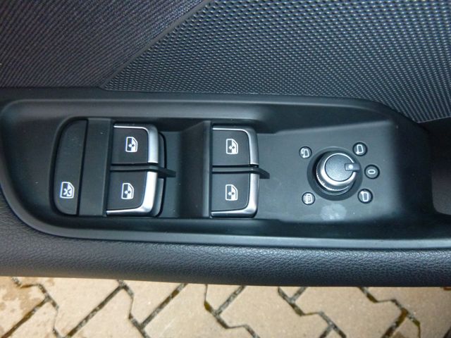 Fahrzeugabbildung Audi A3 1.5 TFSI Limousine sport> 41.875KM/AHK/NAV<