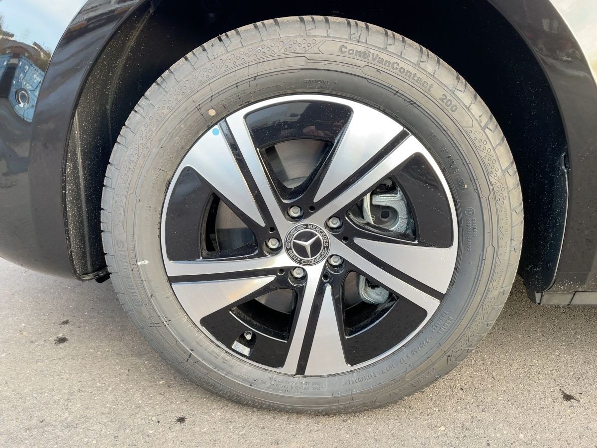 Fahrzeugabbildung Mercedes-Benz V 220 d lang Kamera/Navi/MBUX/Standheizung