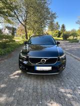 Volvo XC40 D4 AWD Momentum Pro Geartronic Momentum Pro - Volvo XC40 Momentum mit Diesel-Antrieb