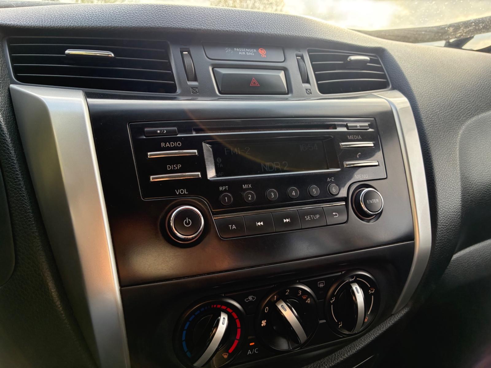 Nissan Navara NP300 Double Cabine 163ch - 2 ème main - Attelage - Entretien complet - CT récent