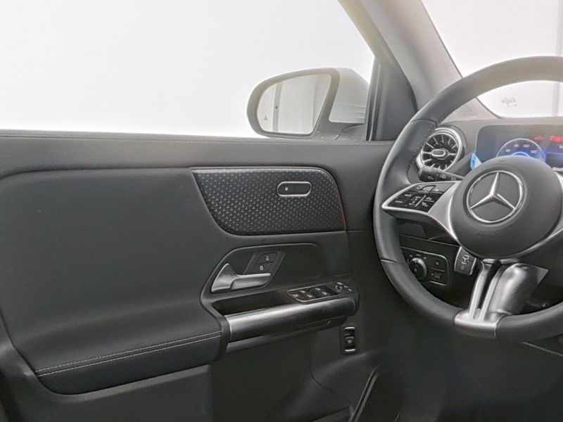 Fahrzeugabbildung Mercedes-Benz EQA 250+ PROGRESSIVE*DISTR*LED*NAVI*TOTW*KAM