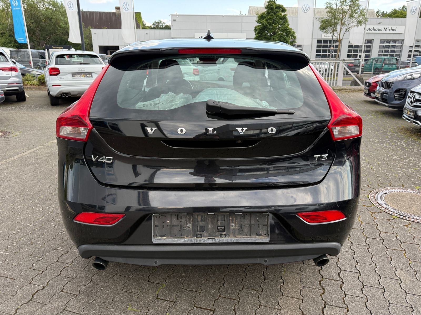 Fahrzeugabbildung Volvo V40 Kinetic RFK KLIMA ALU 8-Fach bereift