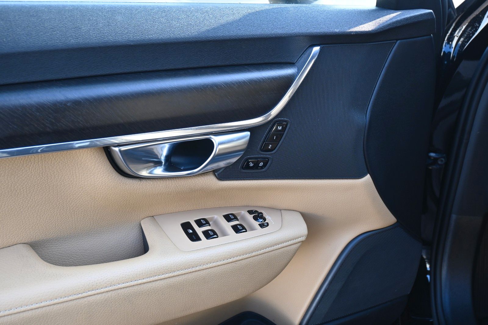 Fahrzeugabbildung Volvo V90 CC D4 AWD*STHZ*MIetkauf möglich