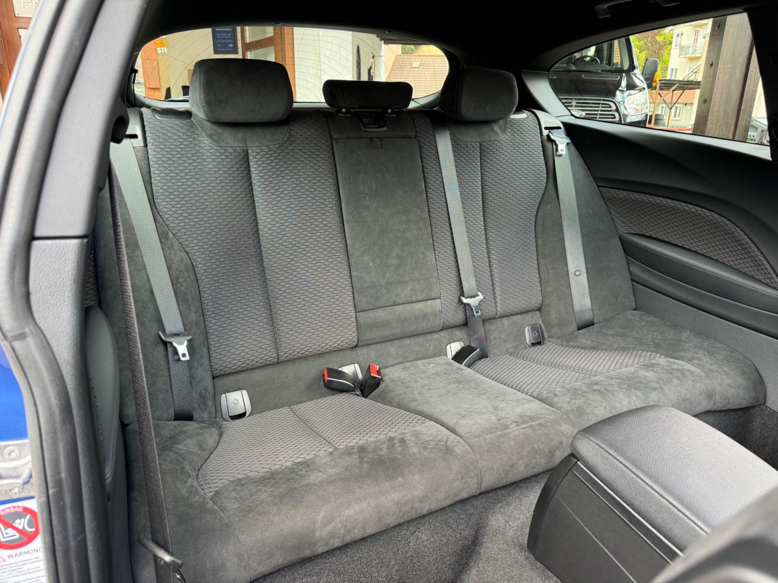 BMW 118 i Aut. M Sport Paket *NAVI*BI-XENON*PDC*MFL*