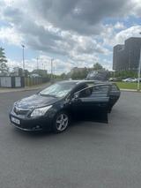 Toyota Avensis Kombi 2L Neu TÜV Neue Allwe... - Toyota Avensis in Essen