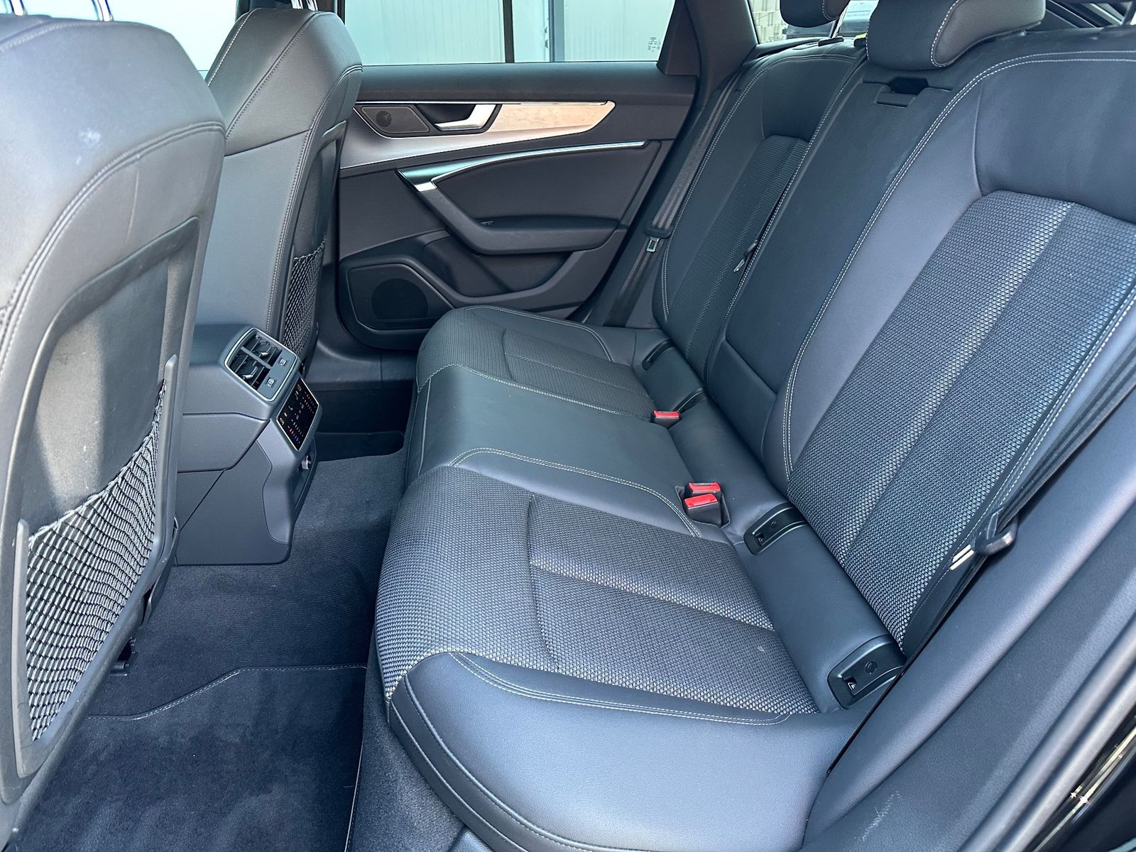 Fahrzeugabbildung Audi A6 Avant 50 TFSIe Qu S-Line Black NAV+LED+19ZOLL