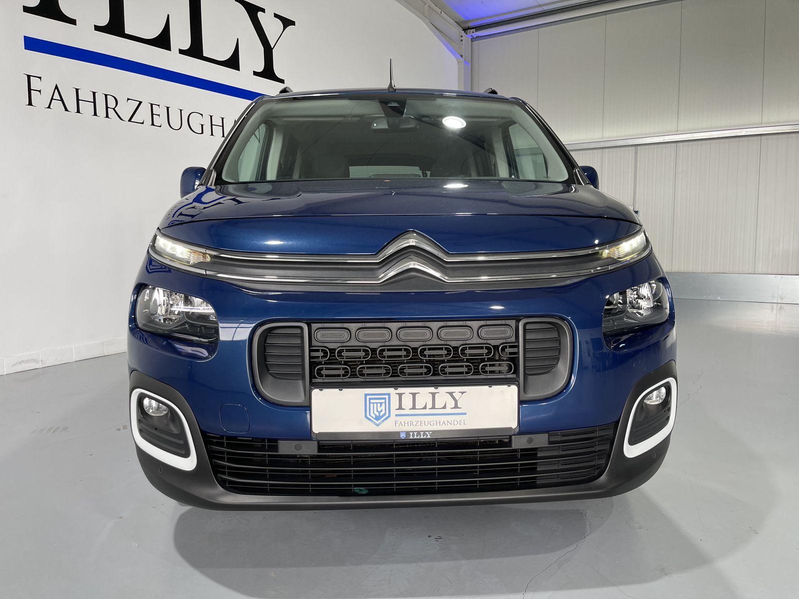 Fahrzeugabbildung Citroën Berlingo Feel XL*7 Sitzer*AHK*LED*Navi*Cam*Klima