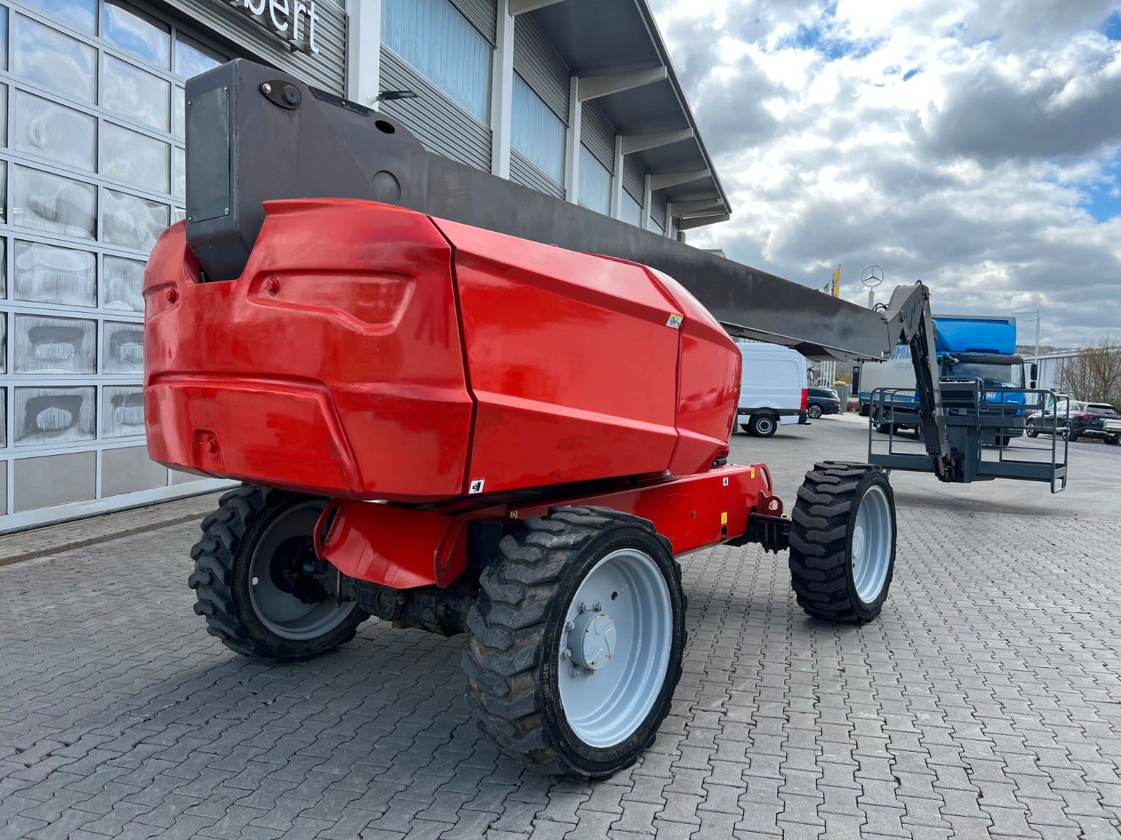 Fahrzeugabbildung Manitou 280 TJ / Arbeitshöhe: 28m / 4x4