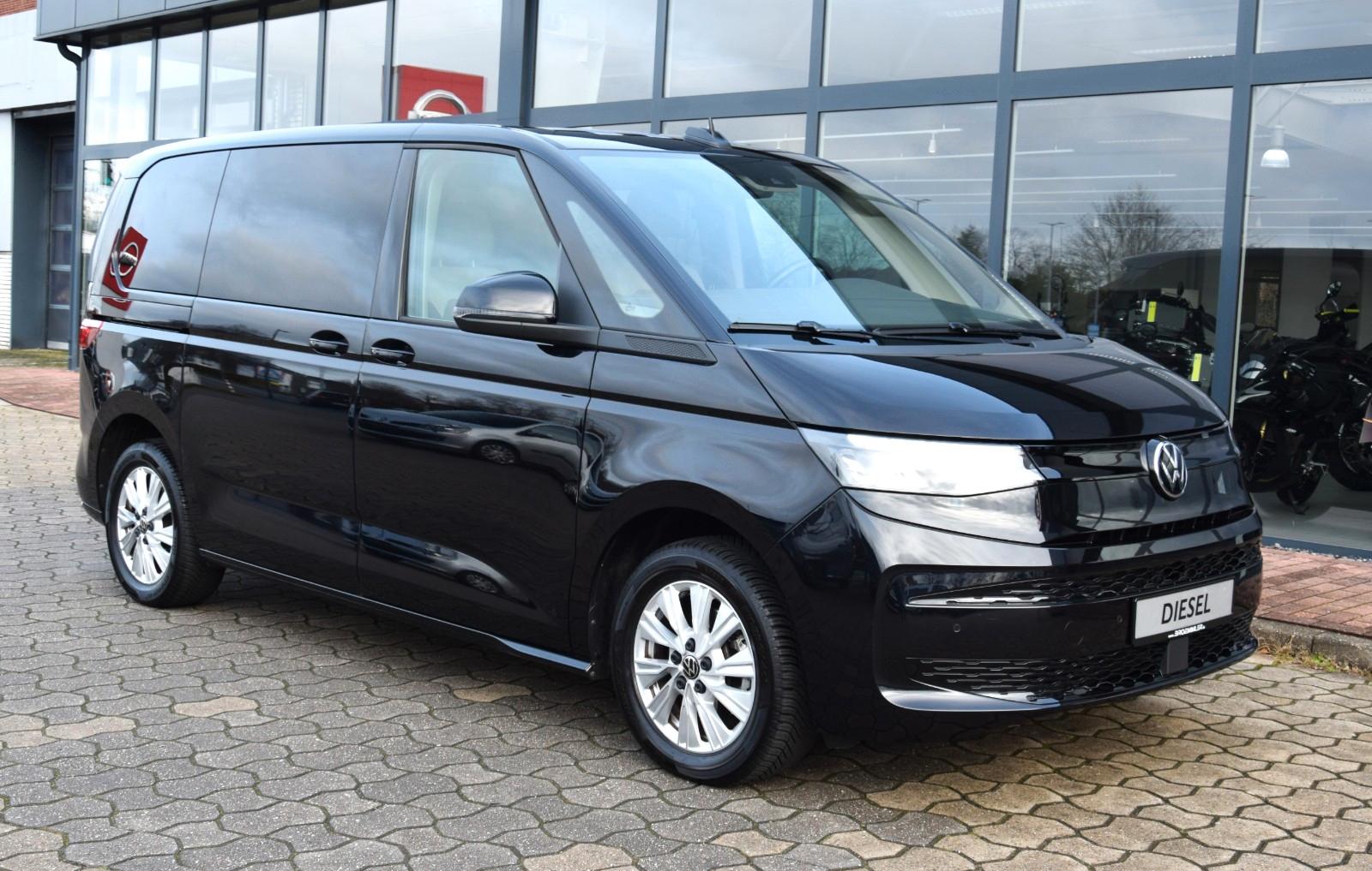 Volkswagen T7 Multivan AHK 5-Sitzer Rollstuhlrampe AT