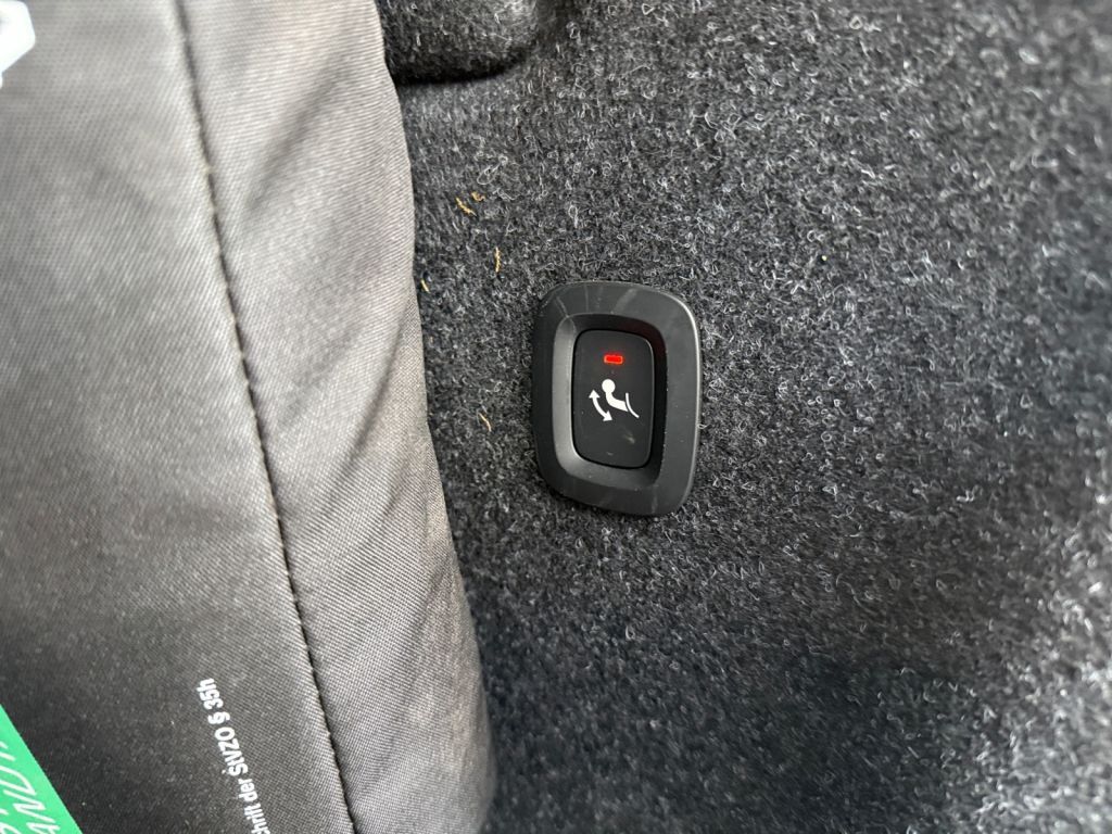 VOLVO XC40 T4 Recharge DKG Core, AHK, Winter-P. VOLVO XC40 T4 Recharge DKG Core, AHK, Winter-P.