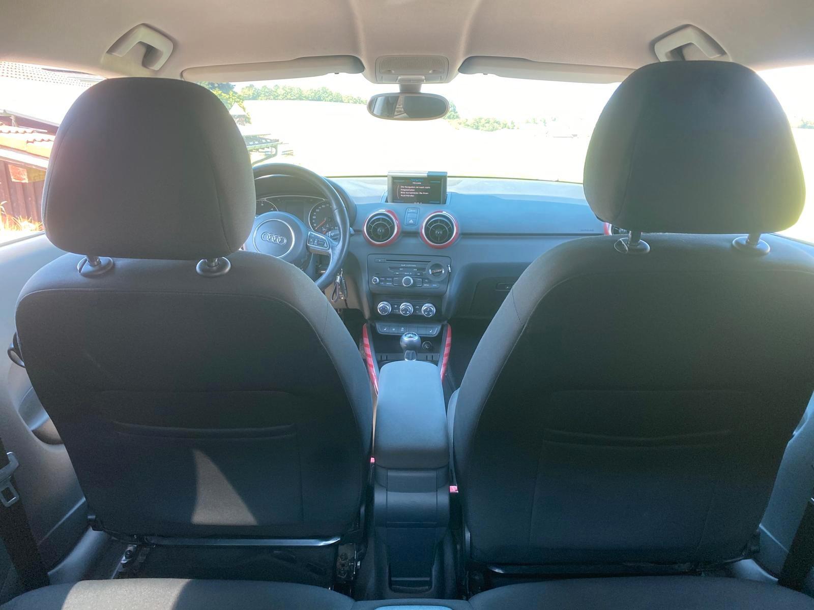 Audi A1 2011 — photo 10