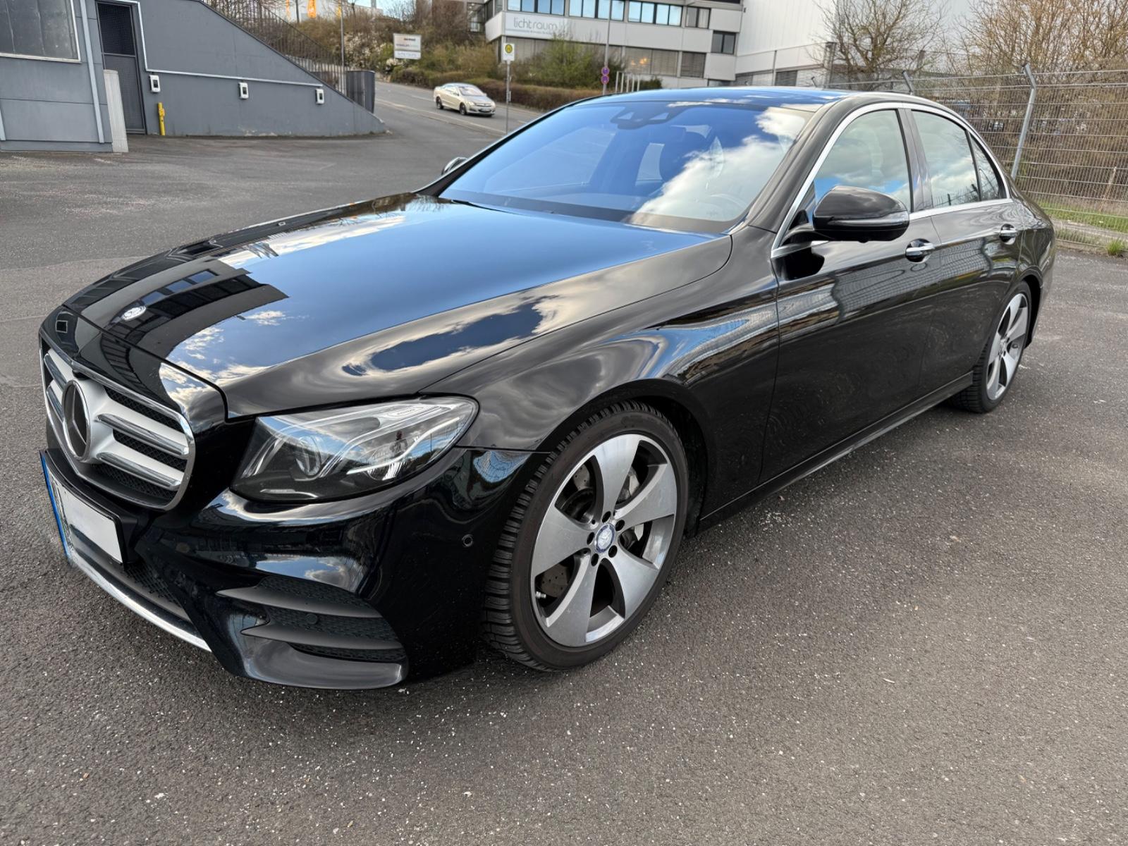 Mercedes-Benz E 350d AMG Line Autom. Pano HUD