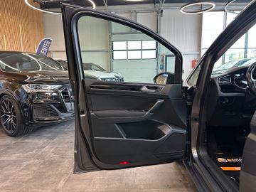 MYAUTOCENTER – Gebraucht- und Jahreswagen mit Werkstattservice in Pfaffenhofen Volkswagen Touran *AHK*ACC*PDC*3-Zonen*NAVI*1-HAND*